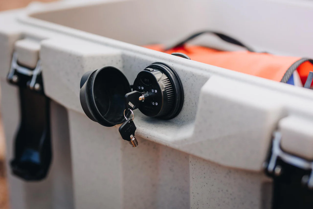 Tuffy 75 Locking Dry Box - Image 8